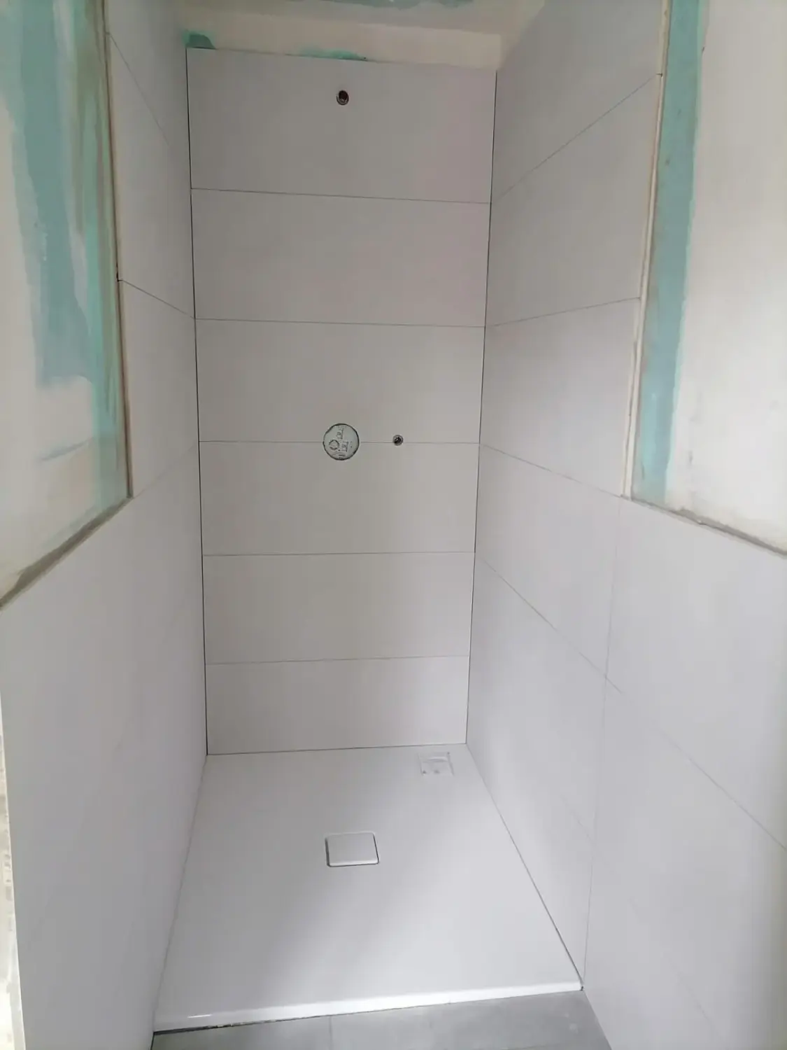 Inex Baubetreuung GmbH, Badsanierung Fliesenlegen