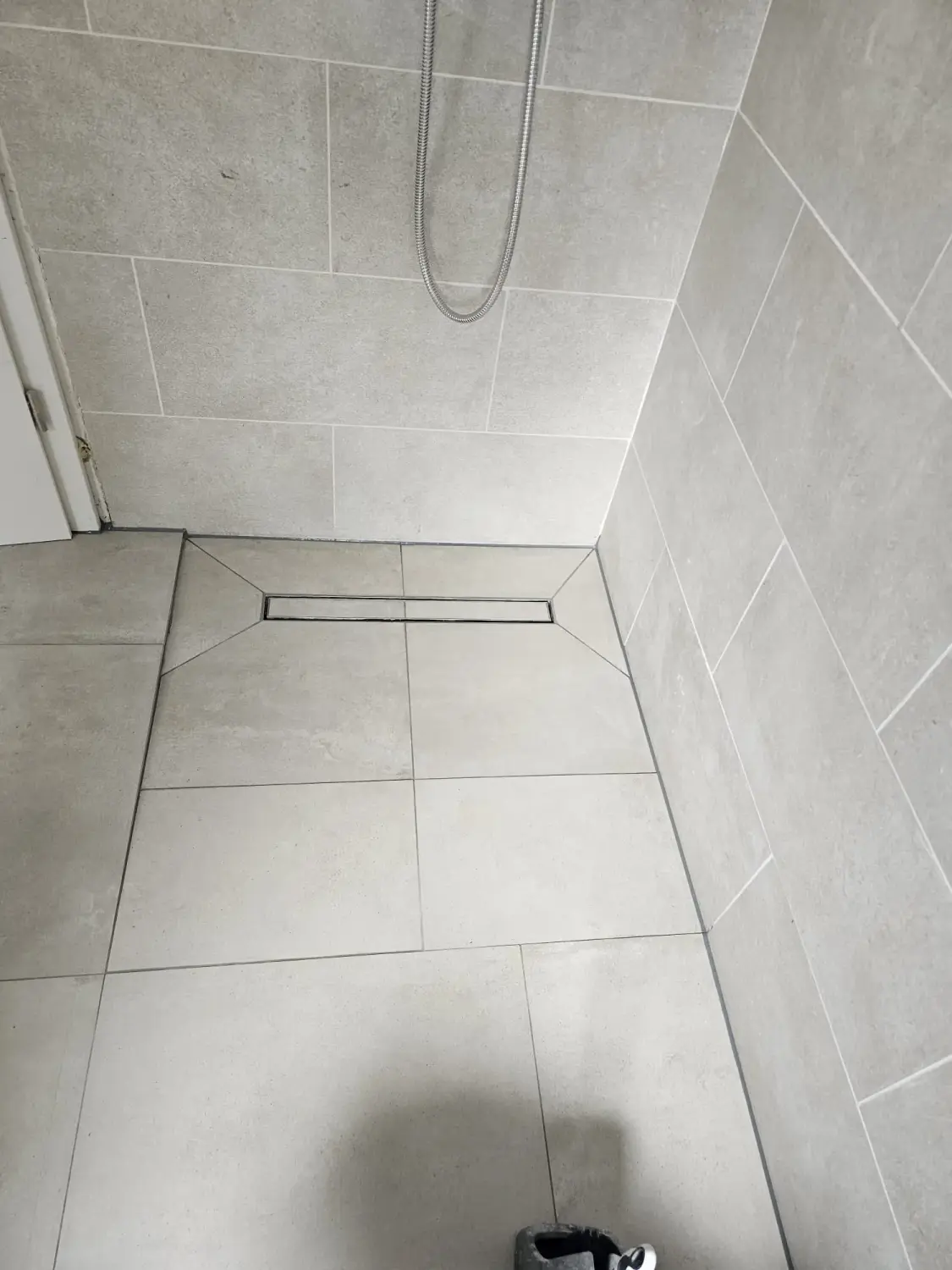 Inex Baubetreuung GmbH, Badsanierung Fliesenlegen