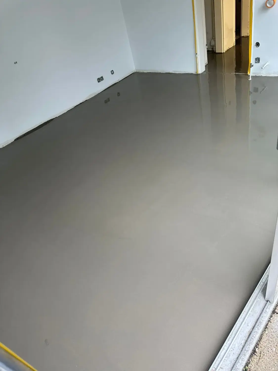 Inex Baubetreuung GmbH, Raumboden Beton